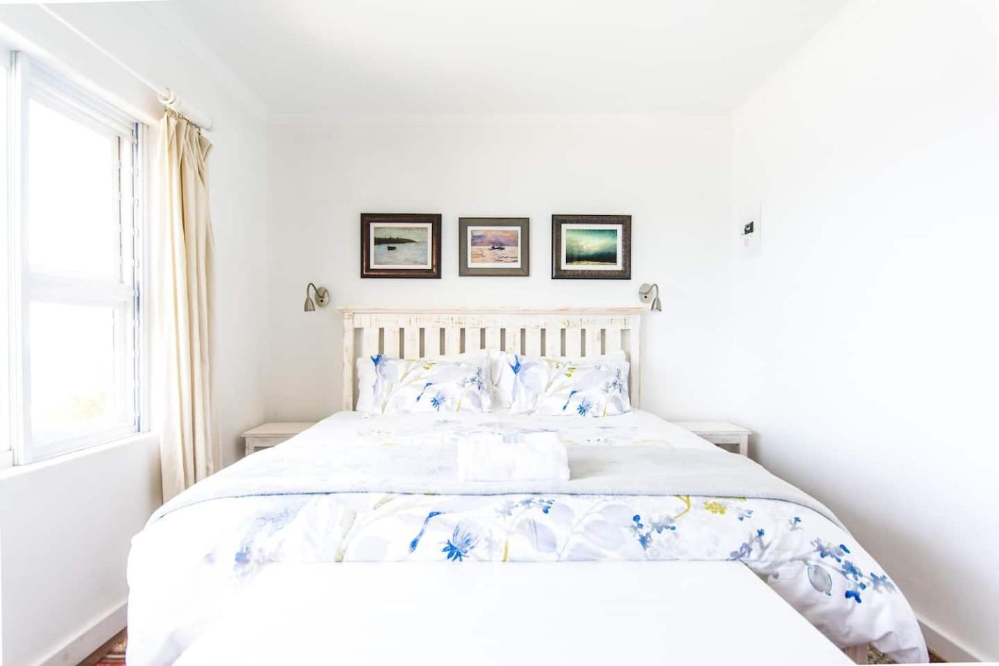 Modern Beach Apartment By Open Home Kalk Bay Bagian luar foto